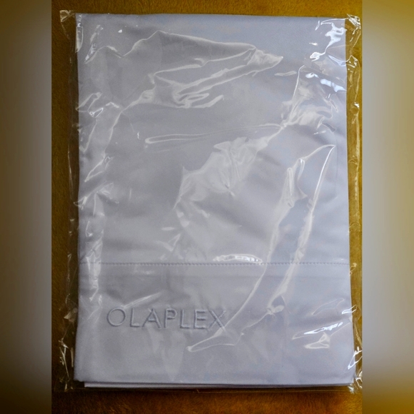 OLAPLEX Pillow Case - Picture 3 of 4